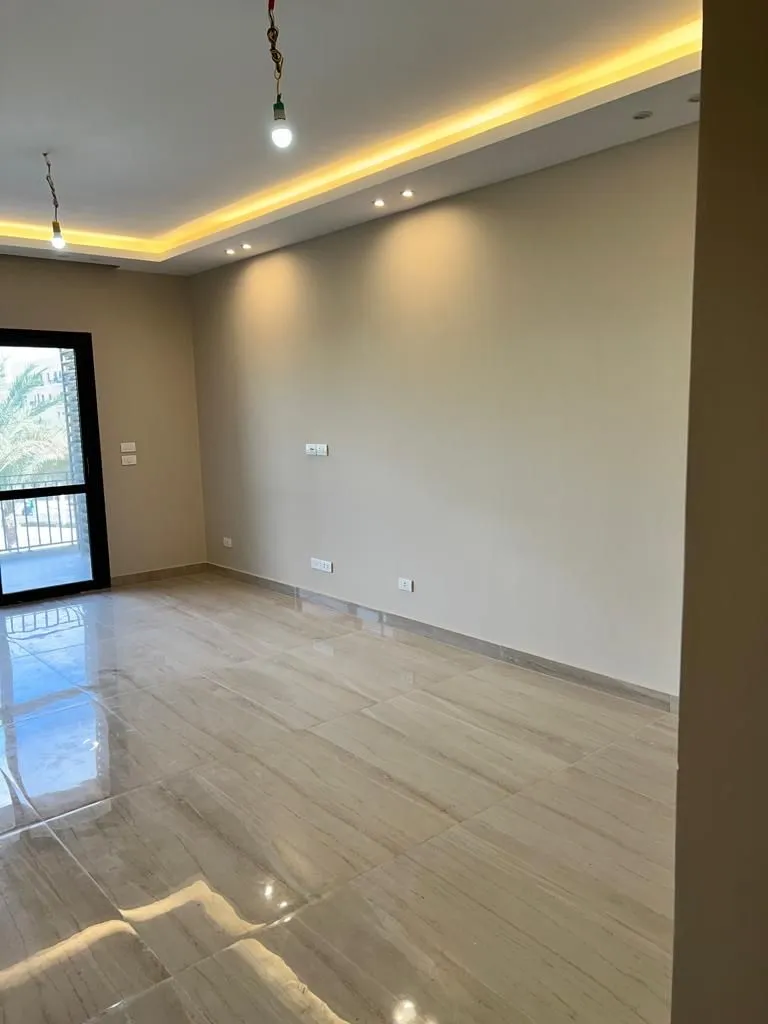 شقة للإيجار في ايست تاون القاهرة الجديدة - 245 م² - BE-N2761