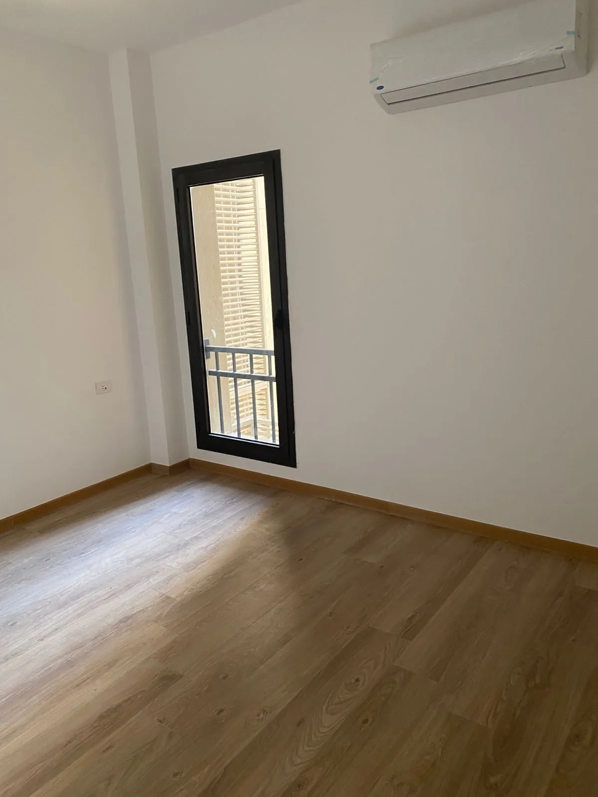 شقة للإيجار في فيفث سكوير - 167 م² - BE-N0971