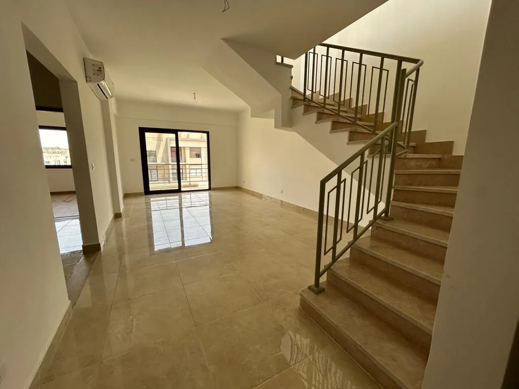 بنتهاوس للبيع في فيفث سكوير - 150 م² - BE-R0143