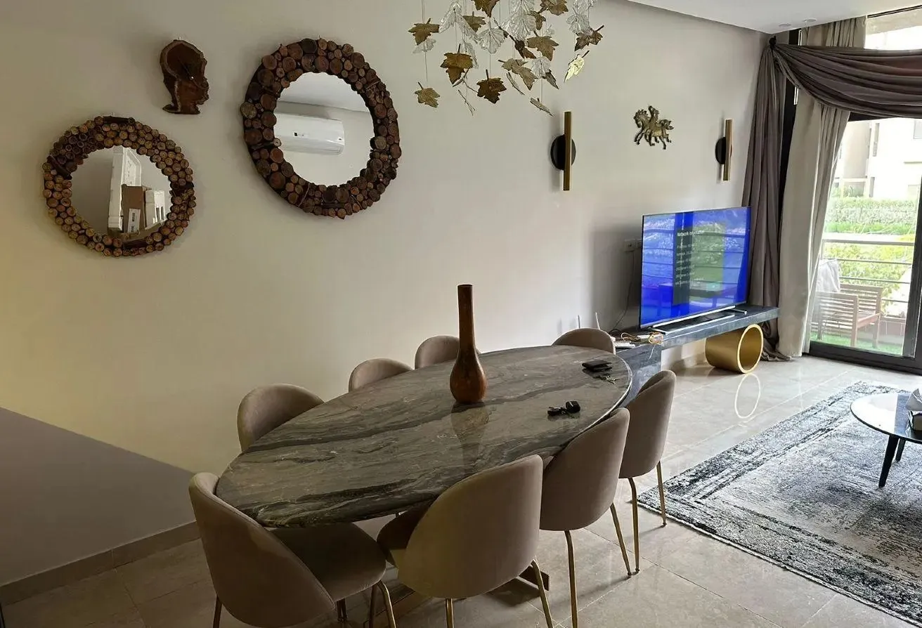 شقة للإيجار في فيفث سكوير - 170 م² - BE-N0979