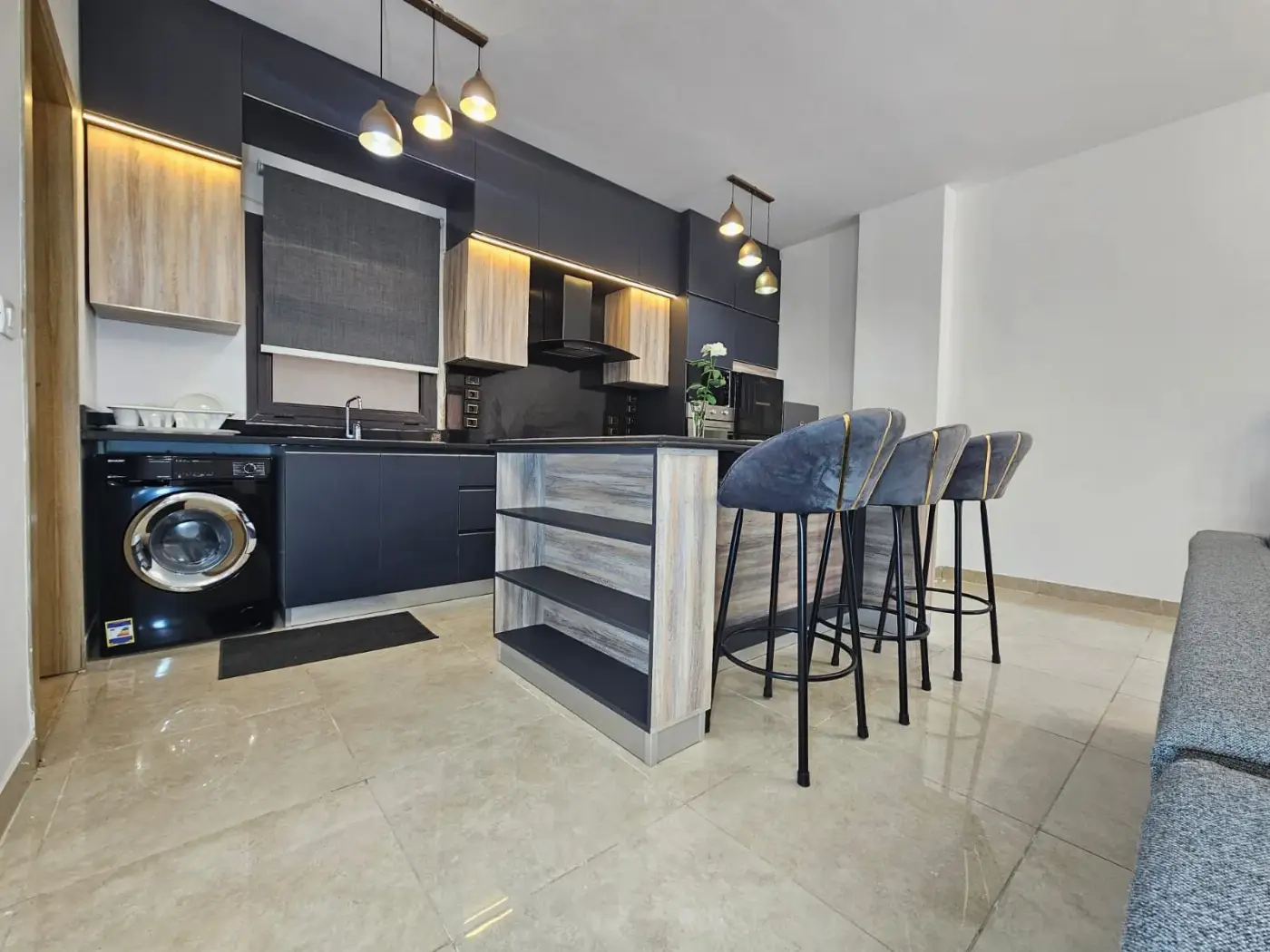 استوديو للإيجار في فيفث سكوير - 100 م² - BE-N3816