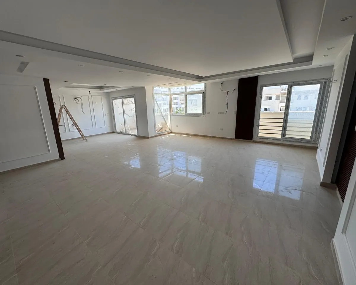 دوبلكس للإيجار في هايد بارك القاهرة الجديدة - 266 م² - BE-N2285