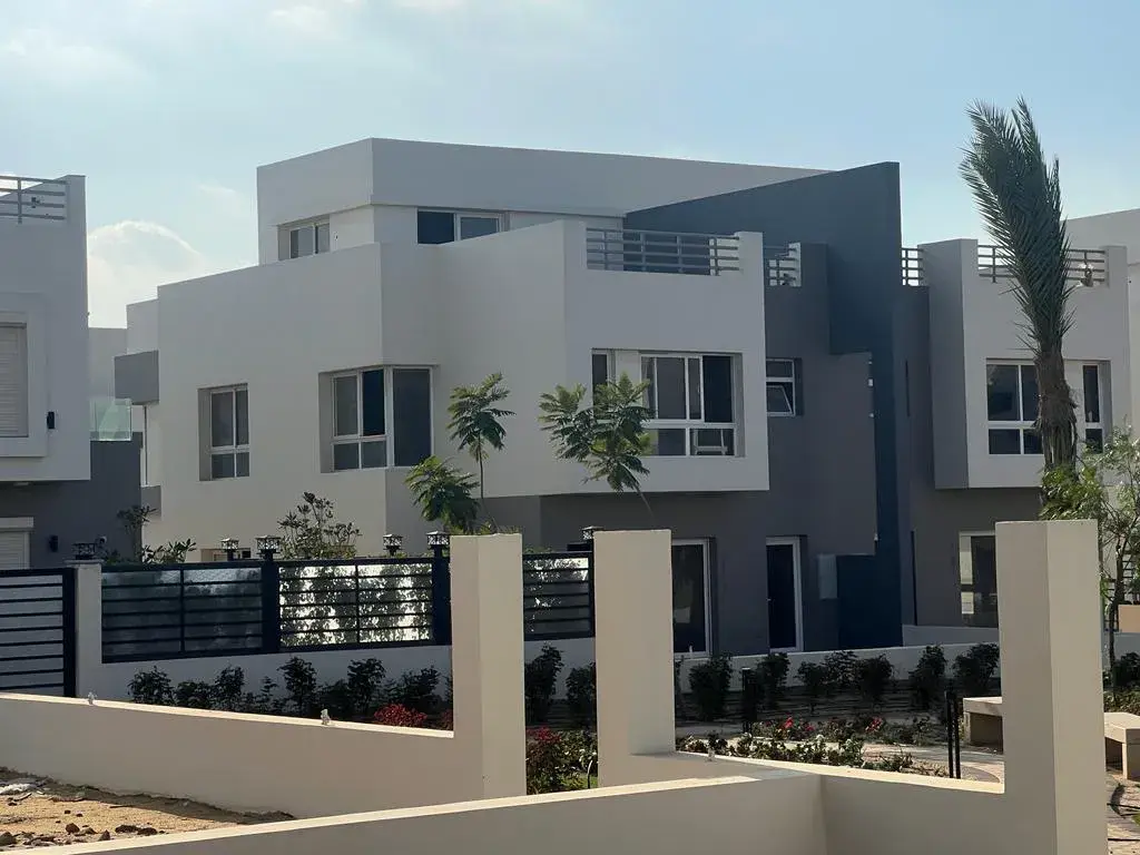 توين هاوس للبيع في هايد بارك القاهرة الجديدة - 280 م² - BE-R4627