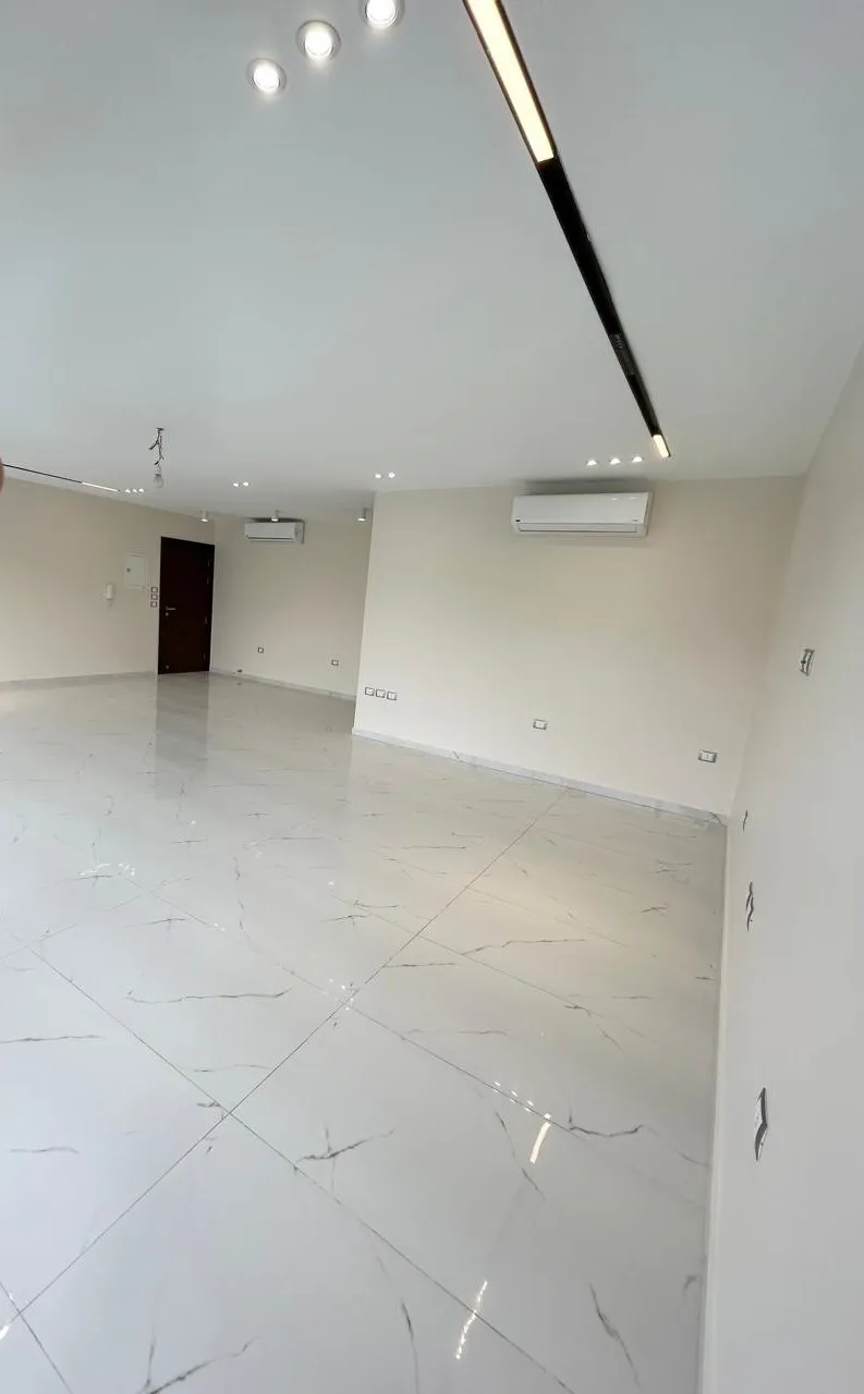 شقة للإيجار في ليك فيو ريزيدنس - 215 م² - BE-N3297