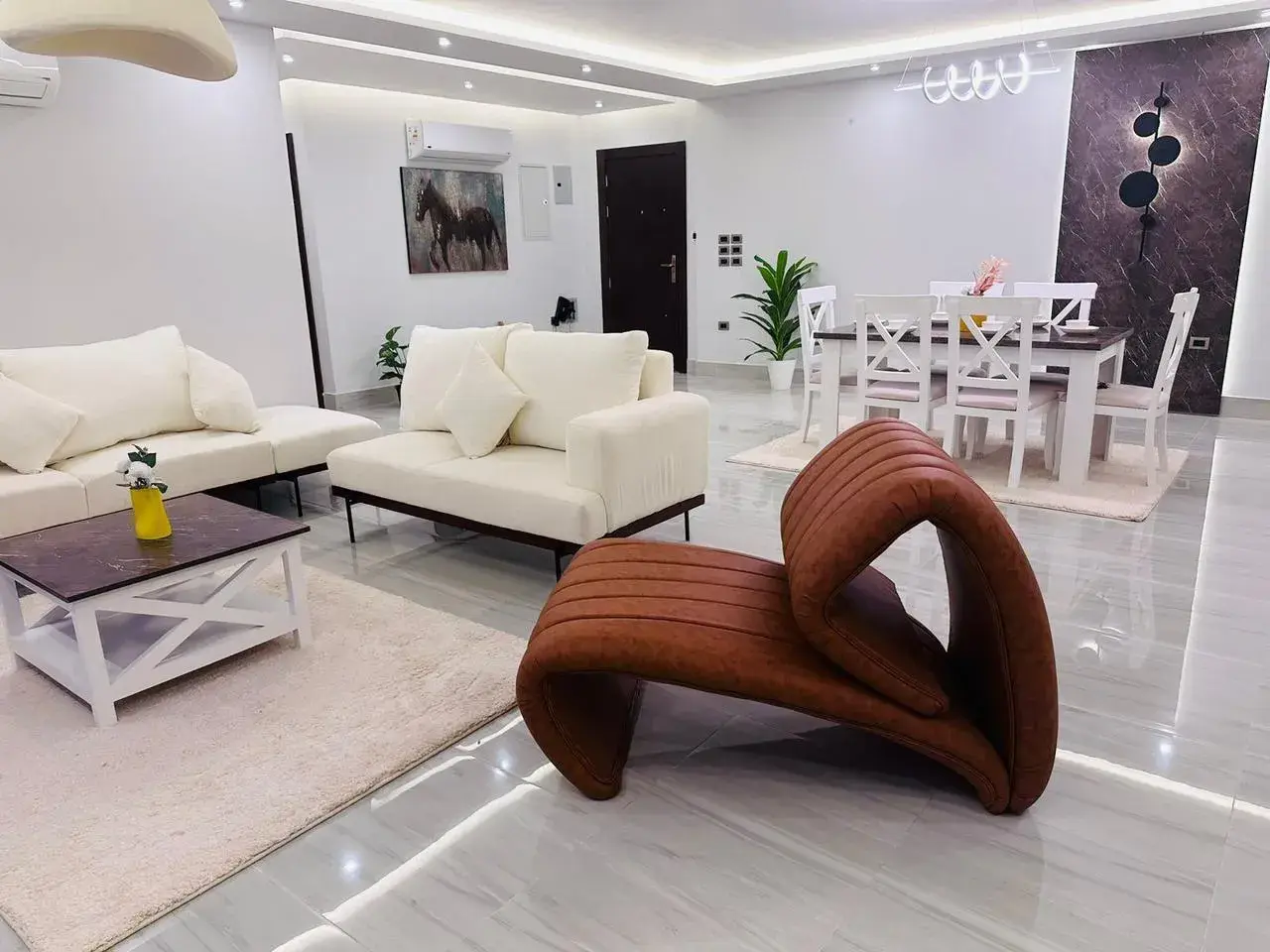 شقة للإيجار في ليك فيو ريزيدنس - 250 م² - BE-N3705