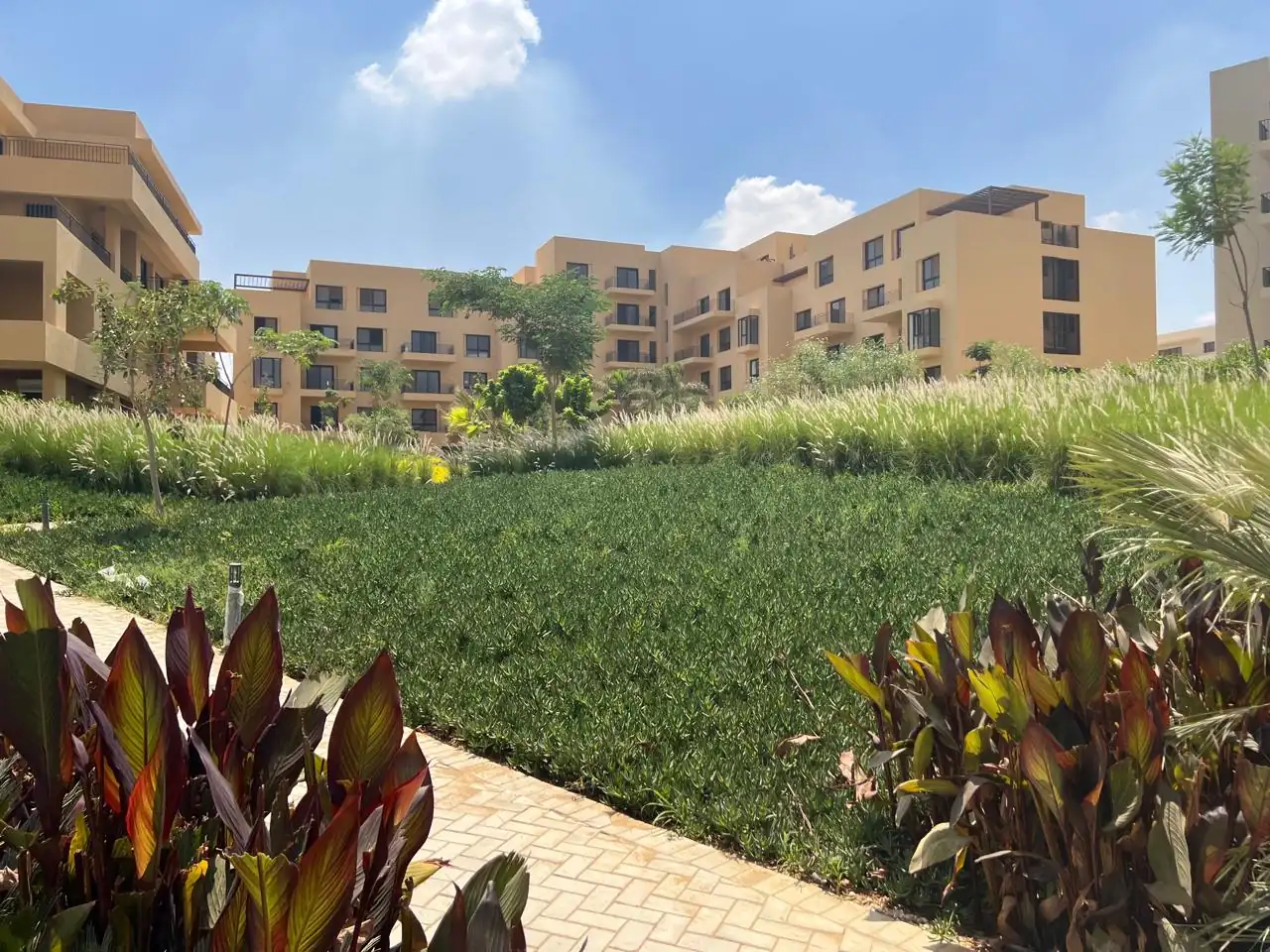 تاون هاوس للبيع في أو ويست - 202 م² - BE-R4409