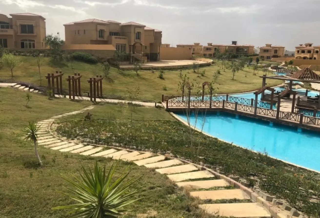 توين هاوس للبيع في رويال ميدوز - 330 م² - BE-R4844