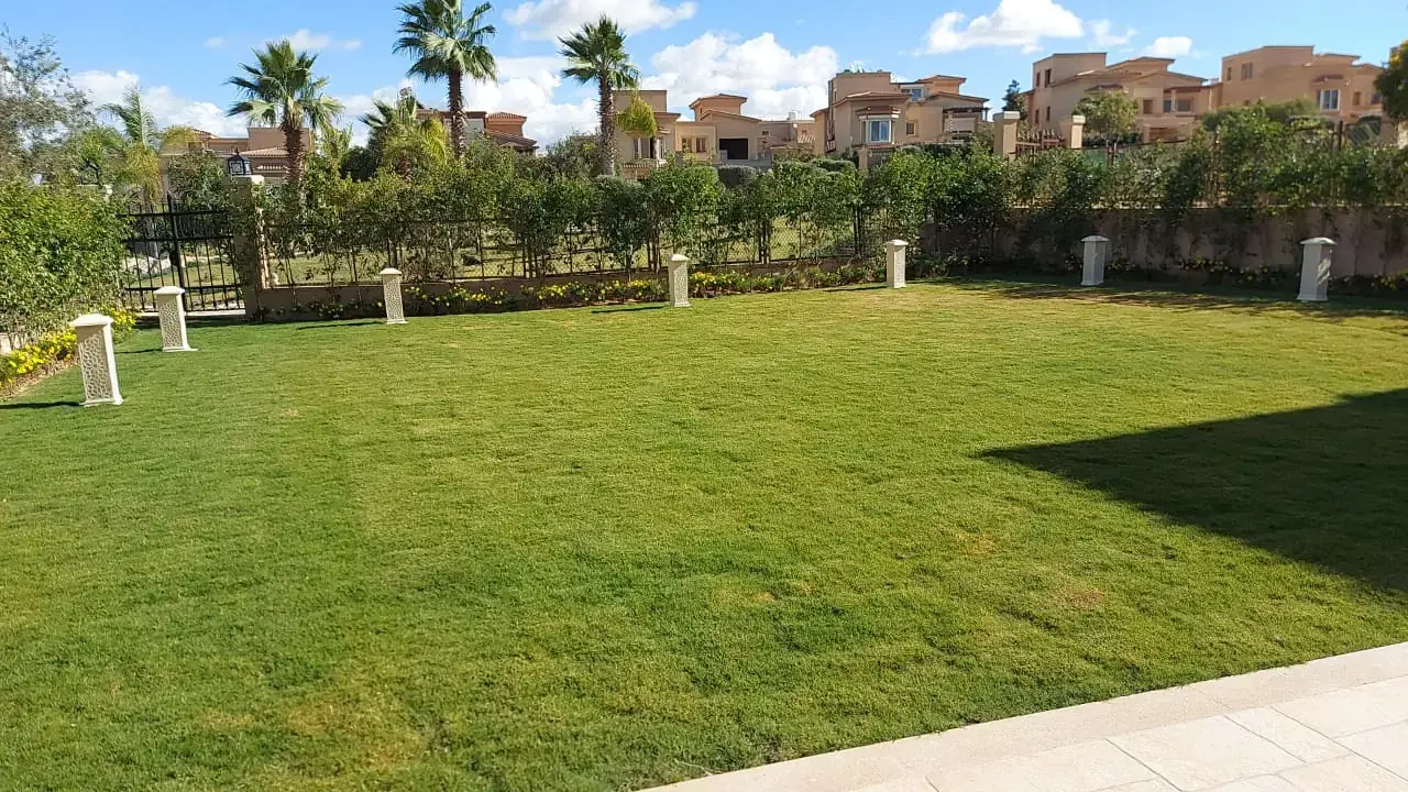 فيلا للإيجار في رويال ميدوز - 450 م² - BE-N5241