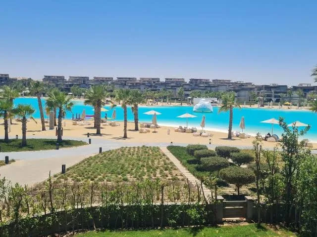 شاليه للبيع في سوان ليك الساحل الشمالي - 210 م² - BE-R0621