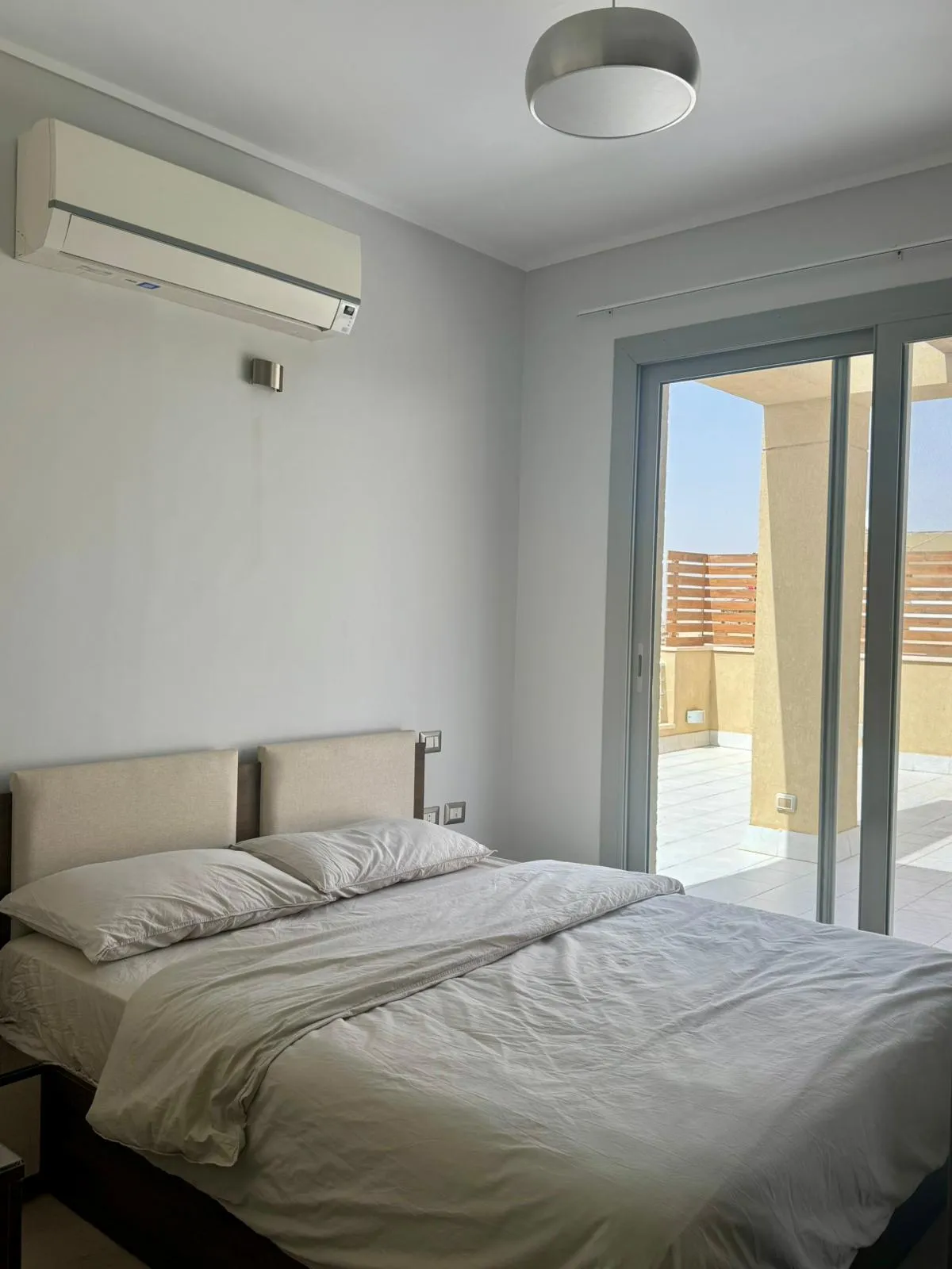 بنتهاوس للإيجار في فيلدج جيت القاهرة الجديدة - 220 م² - BE-N3581